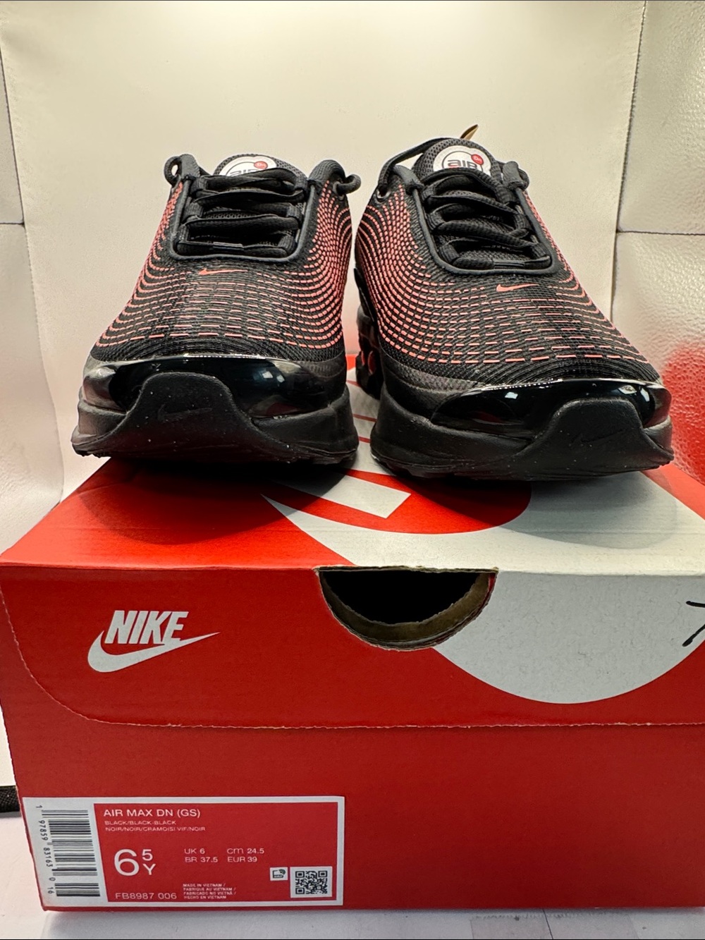 Nike Air Max Black and Red Men's Running Shoes